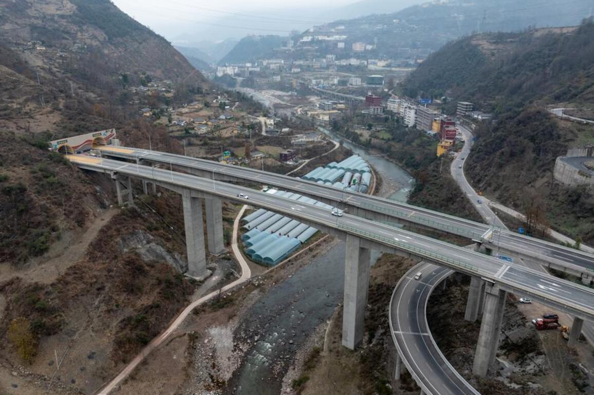 Green, smart, inclusive -- decoding new expressway tunneling through China's mountainous hinterlands