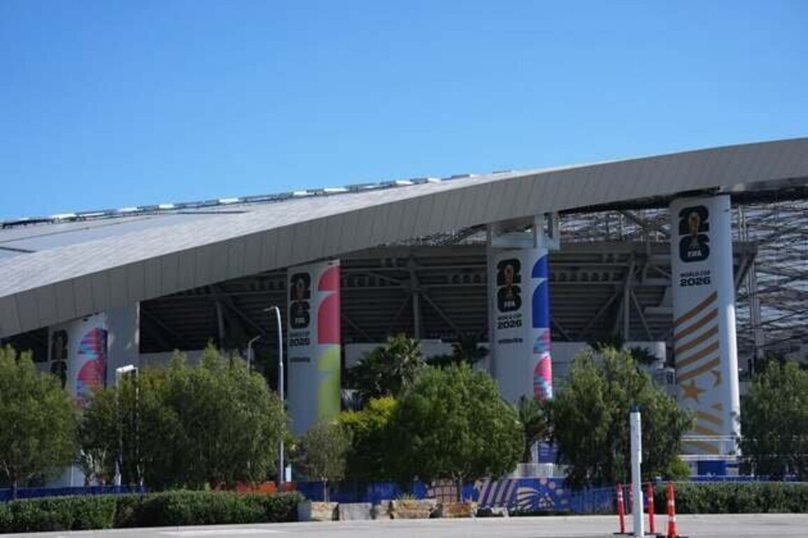 SoFi workers reach agreement to avoid strike ahead of World Cup