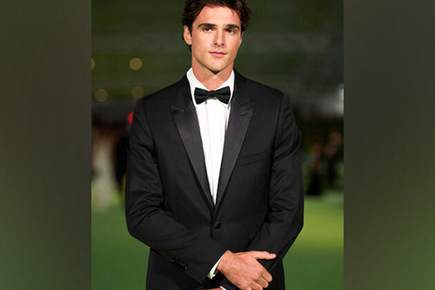 Jacob Elordi says he was "going to take a break" before Wuthering Heights' director texted him