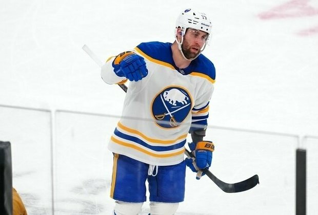 Report: Sabres F Jason Zucker signs 2-year extension