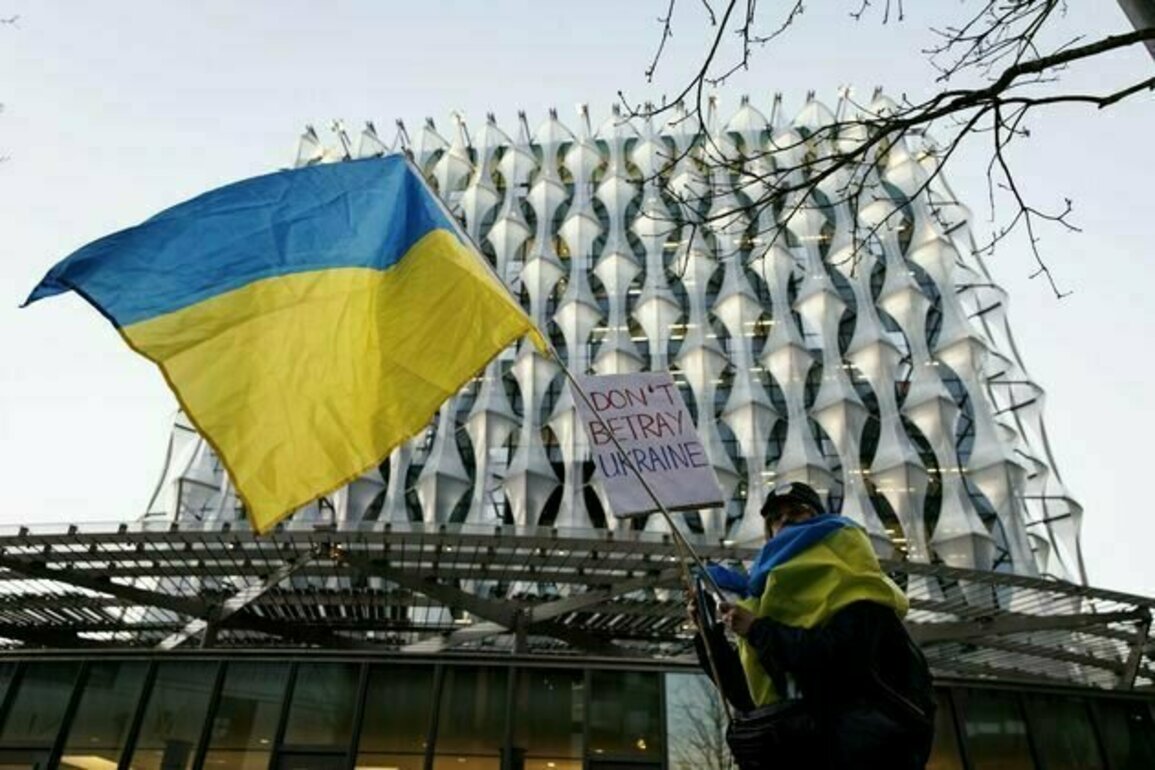 Three years after Russia's invasion, a global online army is still fighting for Ukraine