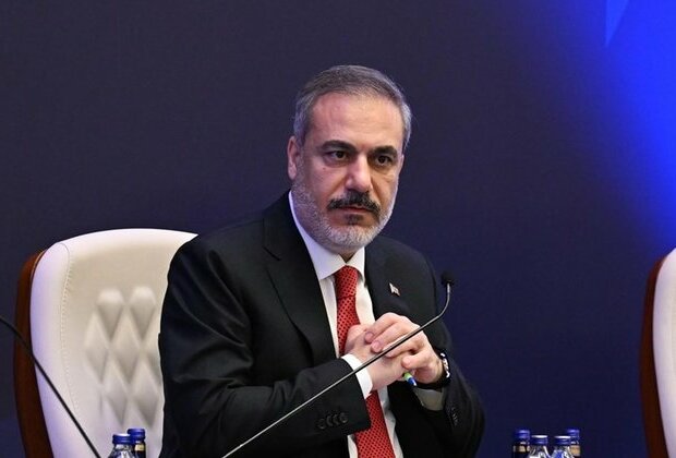 Turkish Foreign Minister Due in Iran on Sunday