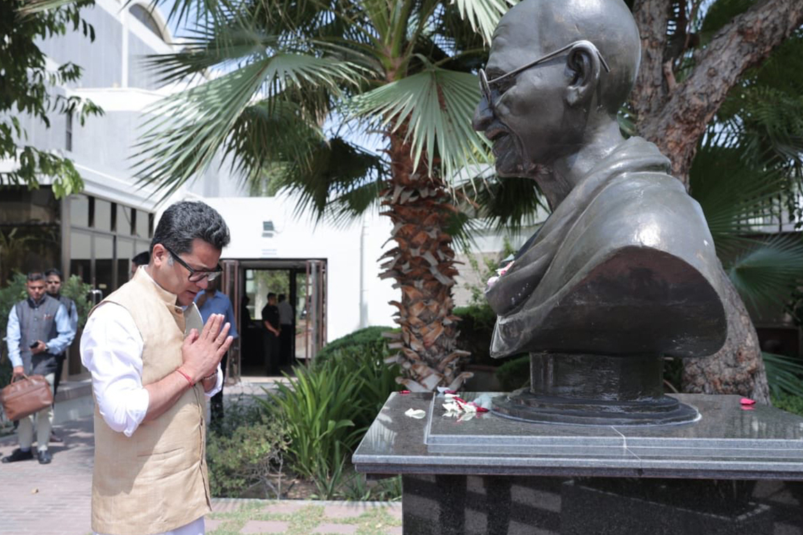 MoS Margherita pays tribute to Mahatma Gandhi in Dubai