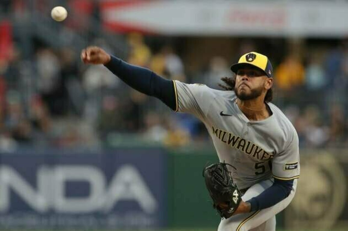 Freddy Peralta, Brewers eye sweep of slumping Red Sox