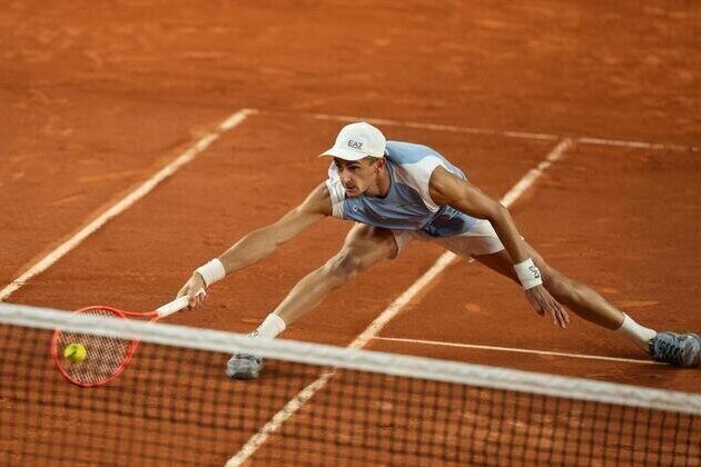 Matteo Arnaldi outlasts Frances Tiafoe in 5-set instant classic in Paris