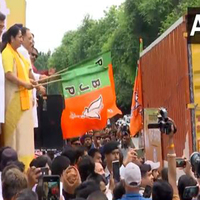 Delhi CM flags off trucks carrying relief material for Punjab flood victims