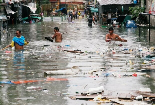 Tropical storm triggers flash floods in Vietnam, killing 19