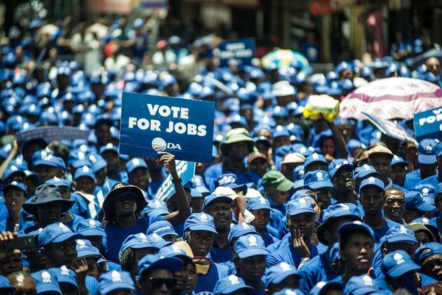 DA plays populist immigration card