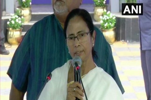 Mamata attacks BJP over I-T notice to Durga Puja Committees Forum