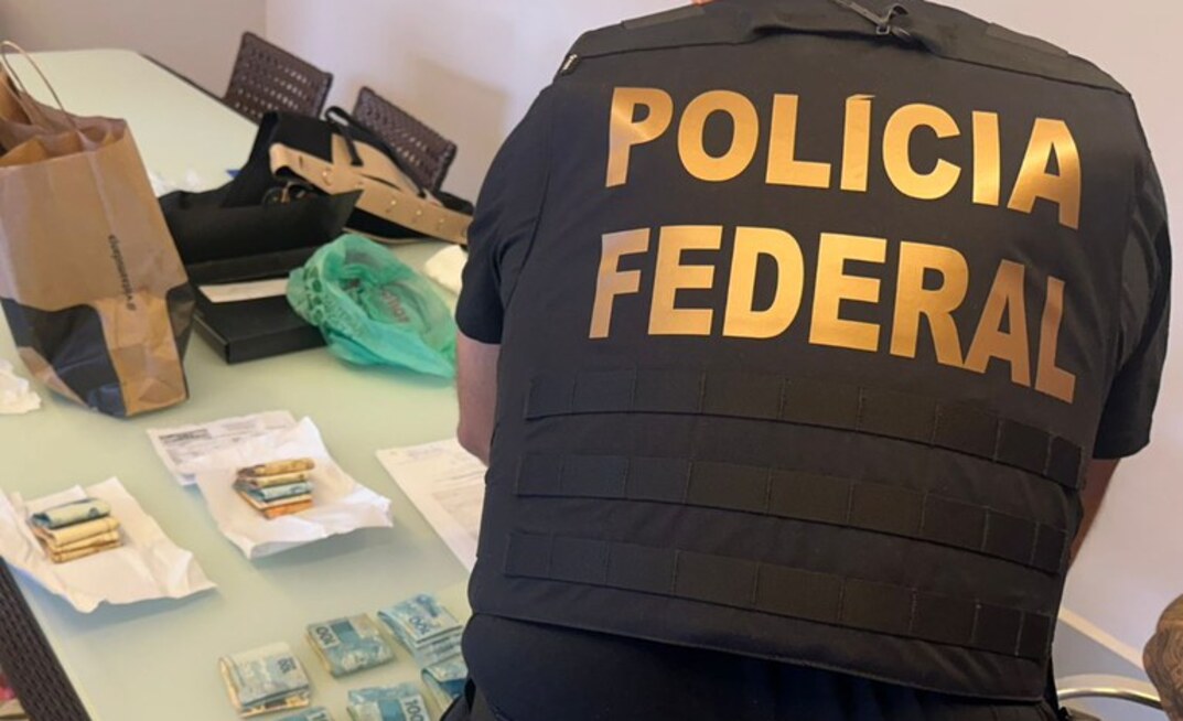 Agentes apreenderam R$ 15 mil em espécie