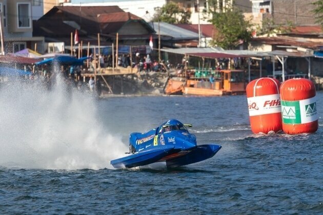UAE boats dominate sprint scene at F1H2O World Championship opener in Lake Toba