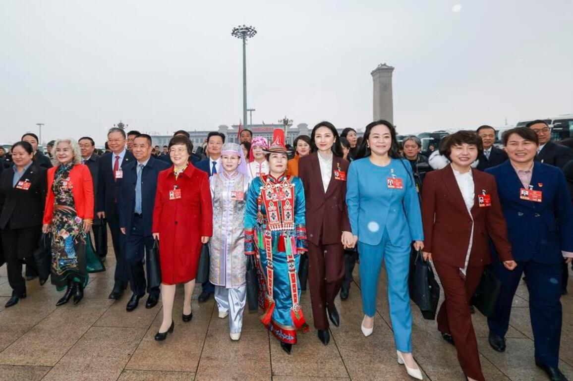 InPics | Female lawmakers and political advisors at China's "two sessions"