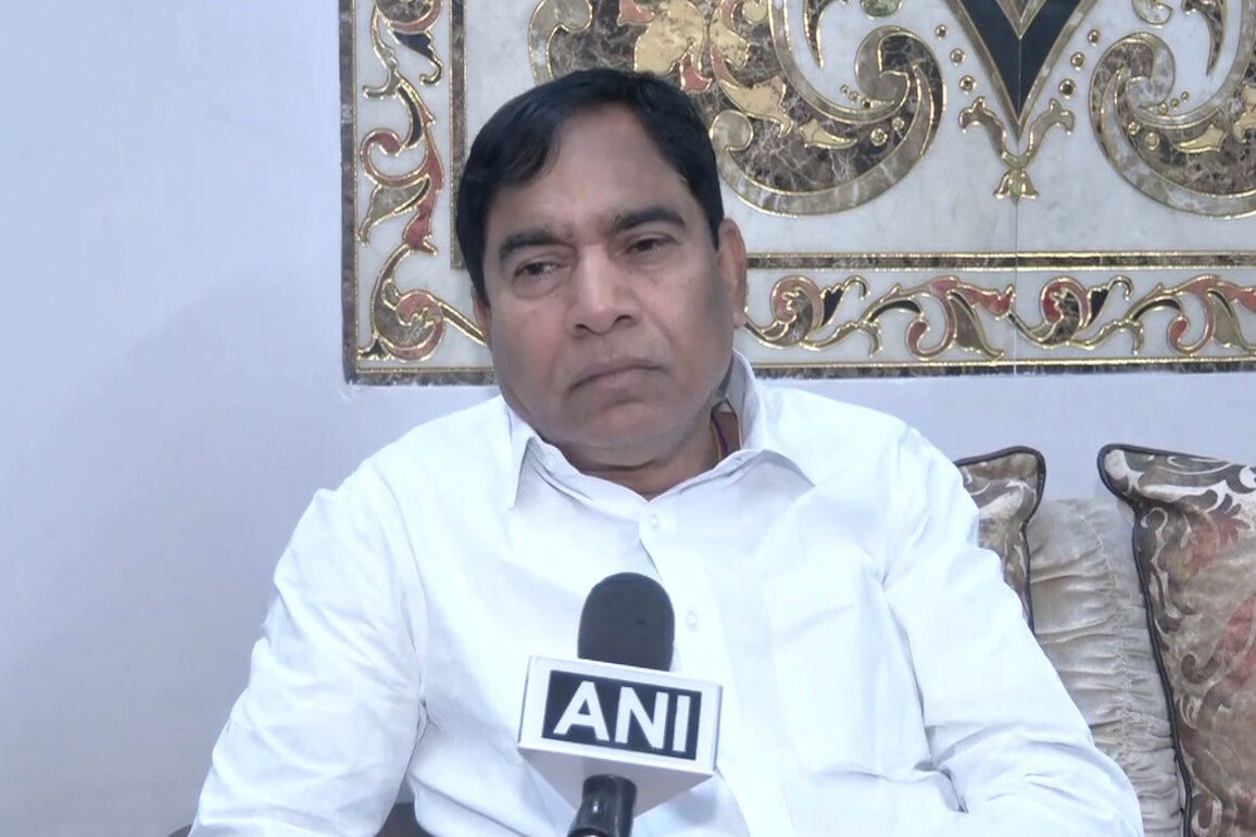 BJP MP Chandoliya slams Congress as 'bankrupt', accuses Nehru-Indira of vote theft ahead of Ramlila Maidan rally