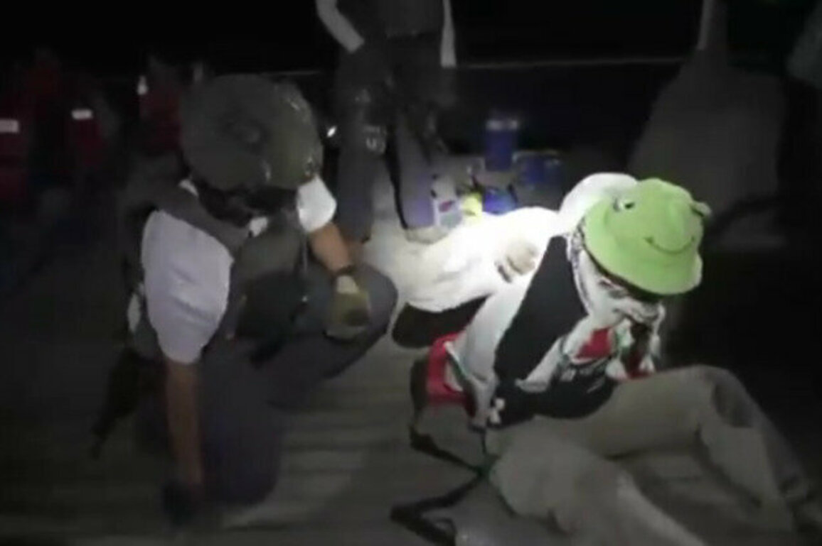 Israeli sailors seize Gaza relief flotilla 
