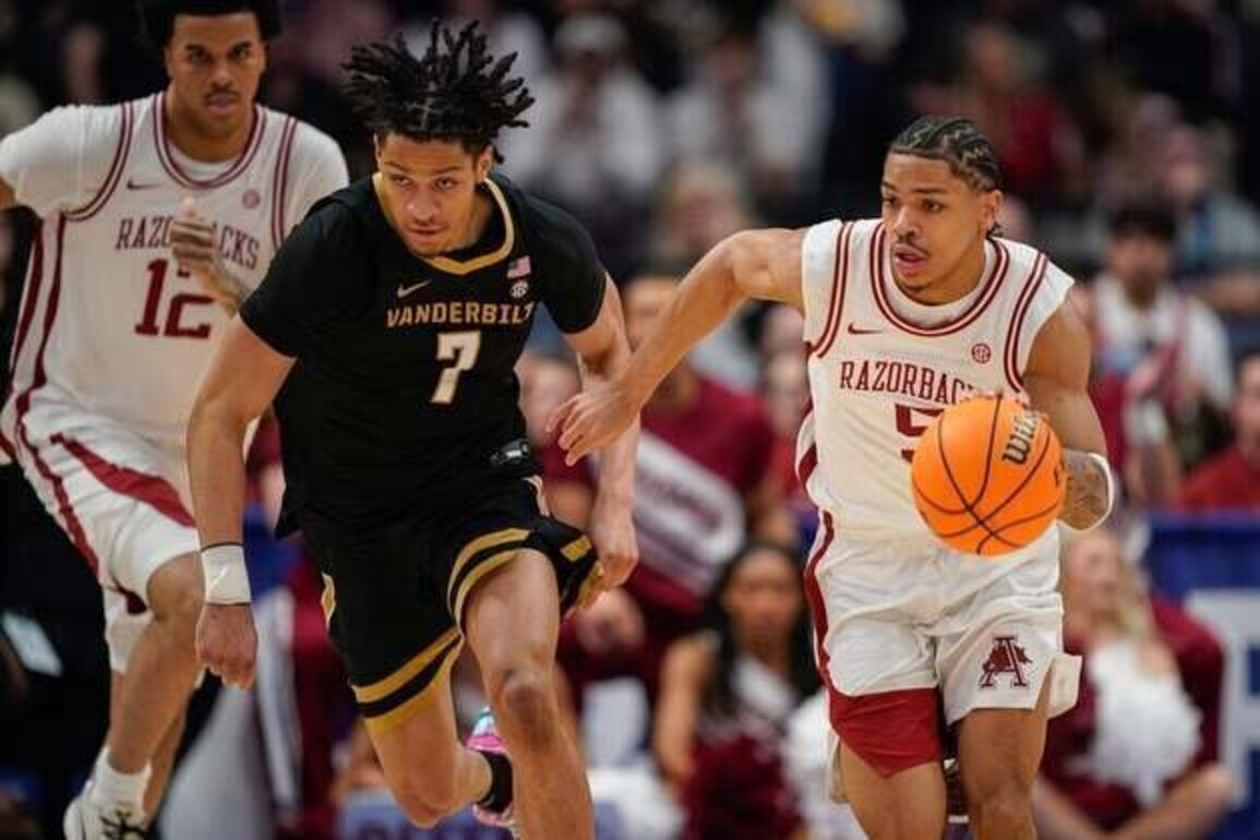 Darius Acuff Jr., Arkansas hunt tournament win over Hawaii, 'Big Fish'