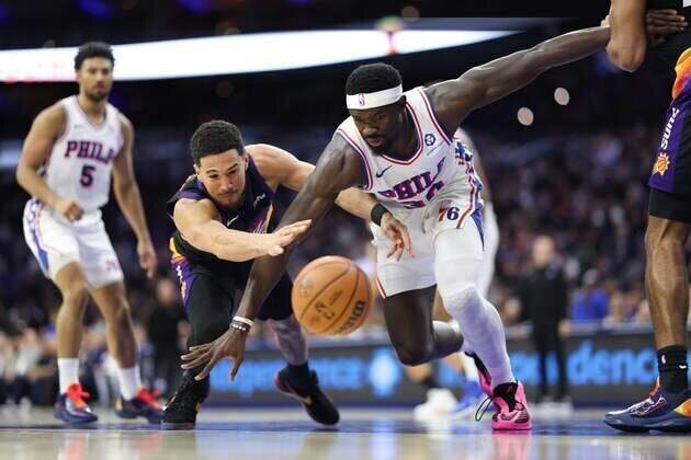 Devin Booker scores 27 as Suns hold off 76ers