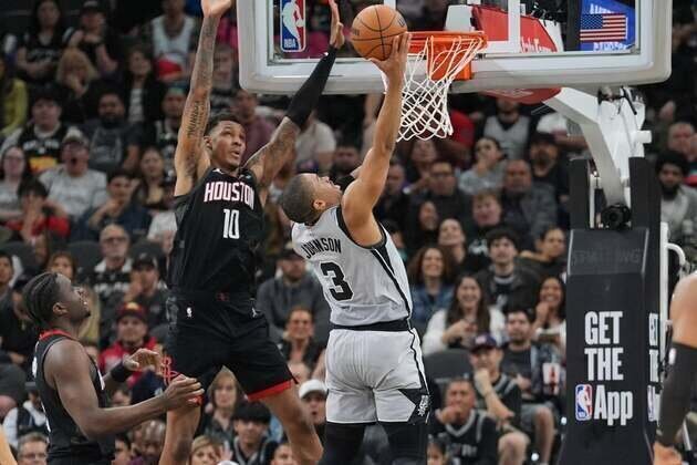 Spurs cruise to highest point total of season in romp over Rockets