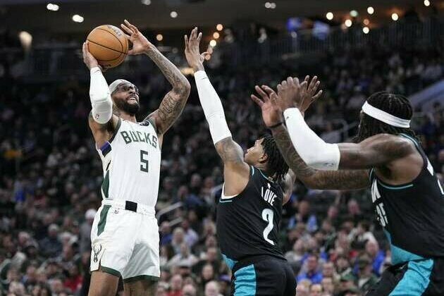 Jerami Grant (35), Blazers hand Bucks 5th straight loss