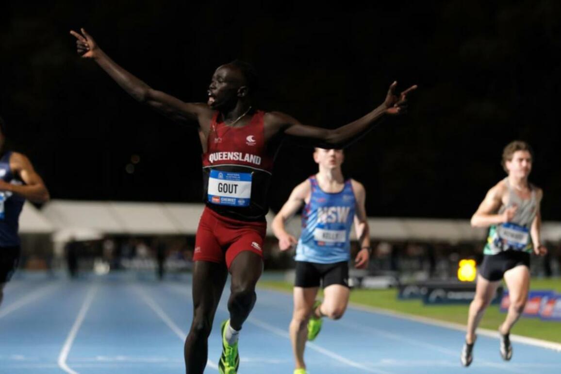 Gout cracks 10 seconds for the 100m twice in one night