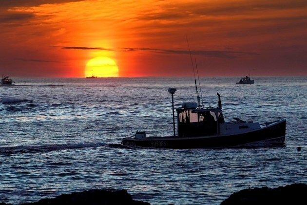 Record Temperatures in Warming Oceans Causes Chaotic Weather Patterns