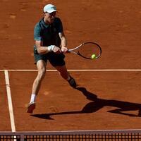 Sinner cruises through, Zheng gives Rybakina big scare at Madrid Open