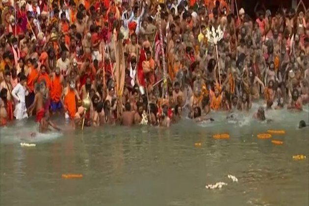 Kumbh Mela Officer inaugurates world's largest Diya
