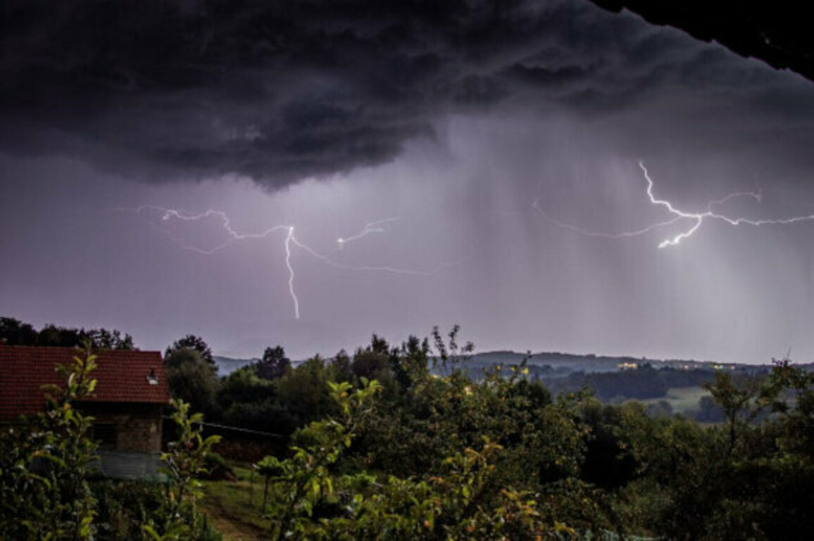 Cloudy Skies and Thunderstorms Expected Across Bulgaria on July 31