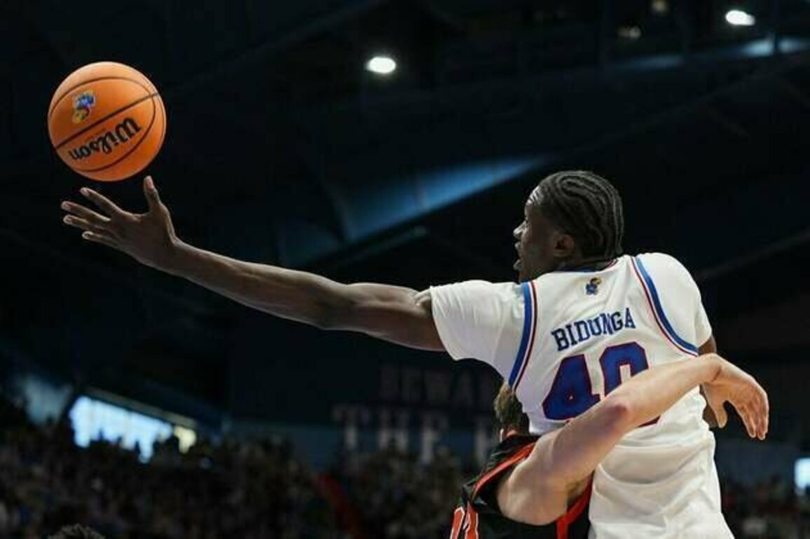 No. 25 Kansas holds off Princeton without Darryn Peterson