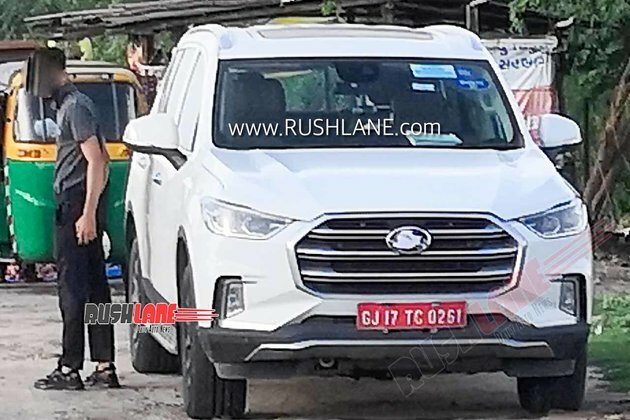 MG Gloster premium SUV spied in Vadodara - Fortuner, Endeavour rival