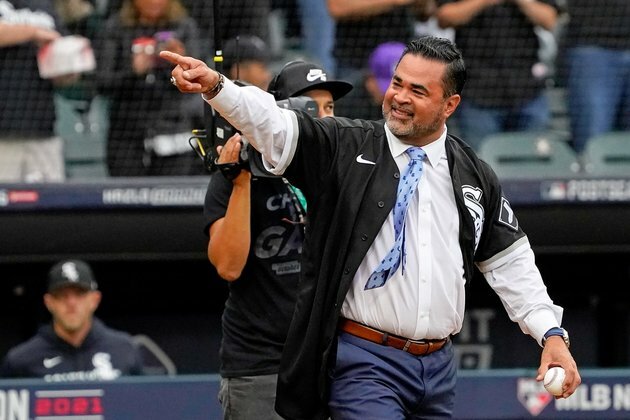 Report: Padres interview Ozzie Guillen for open manager spot