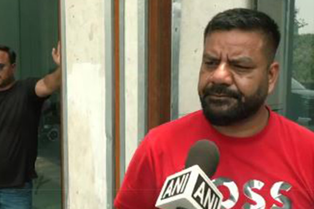 "Multiple illegal hotels running, they should be shut," says eyewitness of Malviya Nagar fire incident