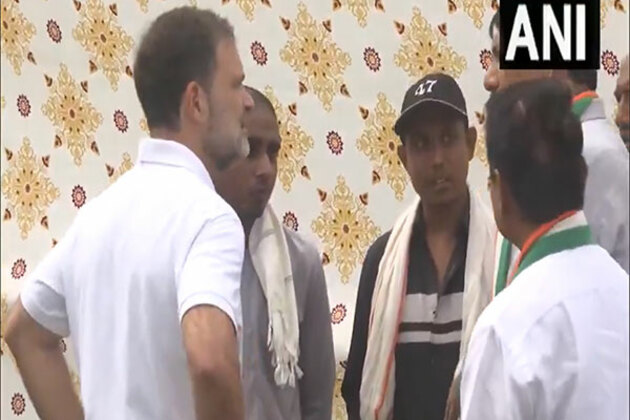 Rahul Gandhi meets Gambhira bridge collapse victims' families