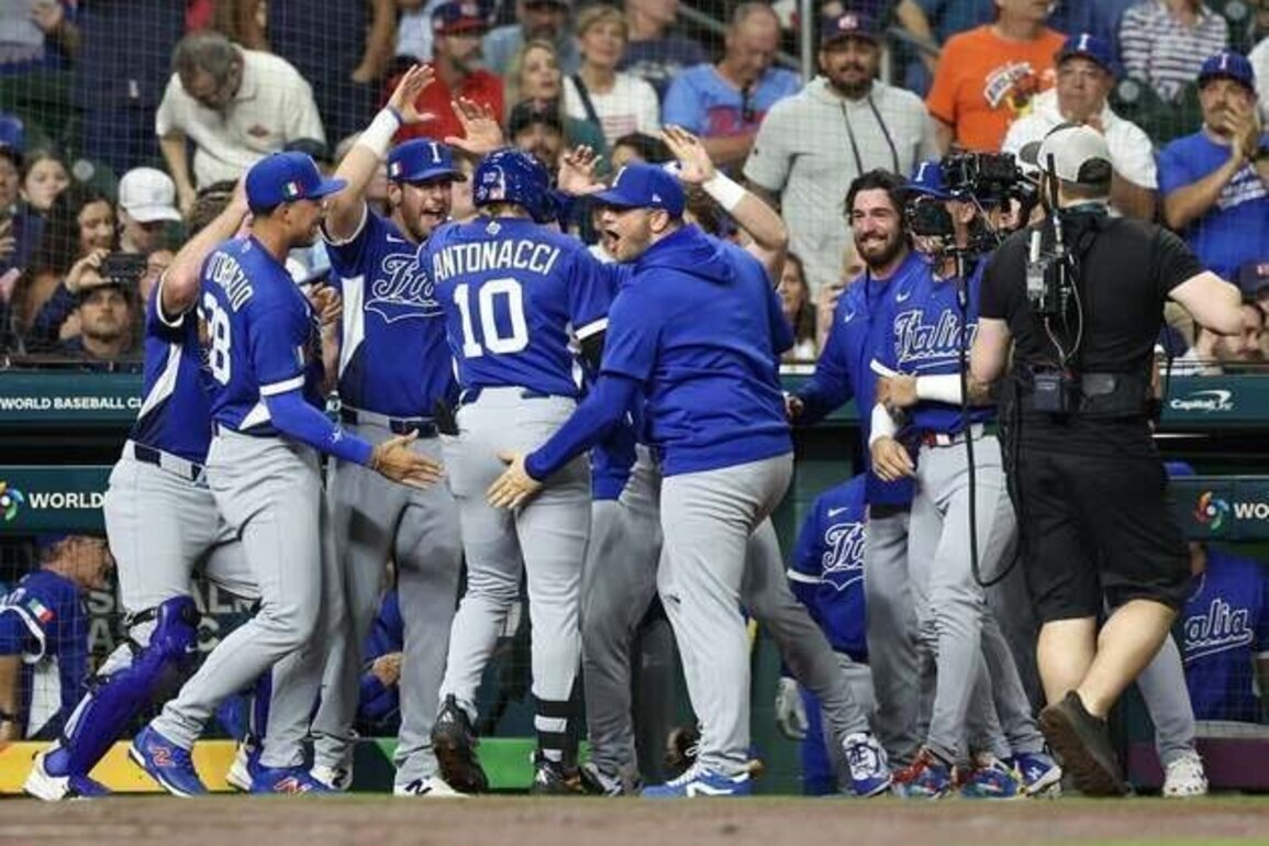 USA stunned by Italy, needs help to reach WBC quarterfinals
