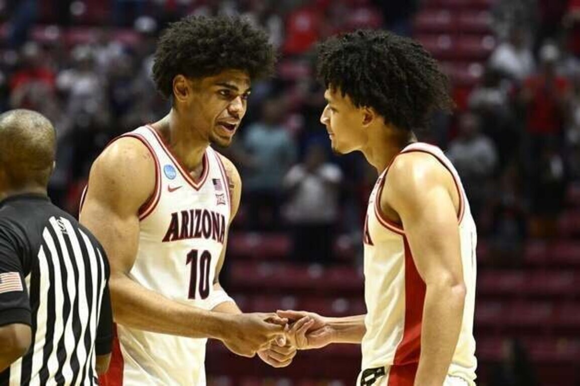 Arizona holds off Utah State's surge to reach 3rd consecutive Sweet 16