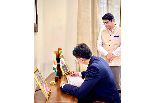 Rajasthan MLA receives warm welcome by Indian Envoy to Bahrain