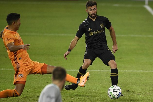 LAFC clinch playoff berth with win over Dynamo