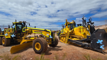 Máquina da Komatsu no complexo Minas-Rio Anglo American Trator