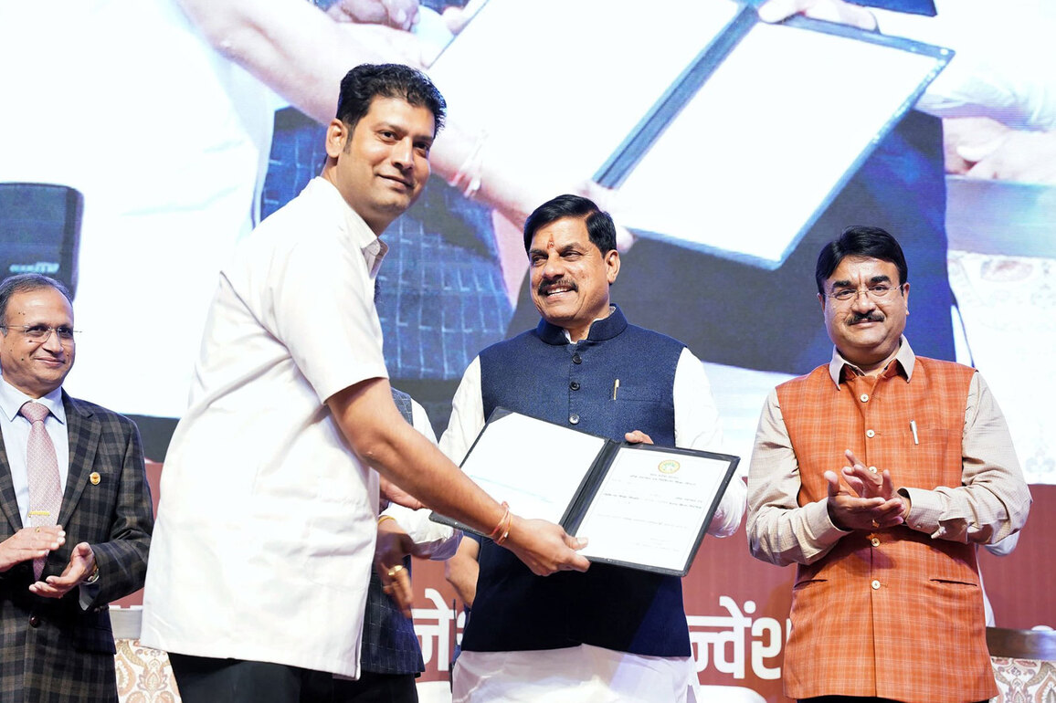 MP: CM Yadav distributes appointment letters to 877 new govt recruits