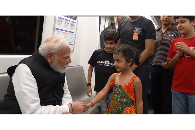 PM Modi shares glimpses of his metro journey to SRCC program