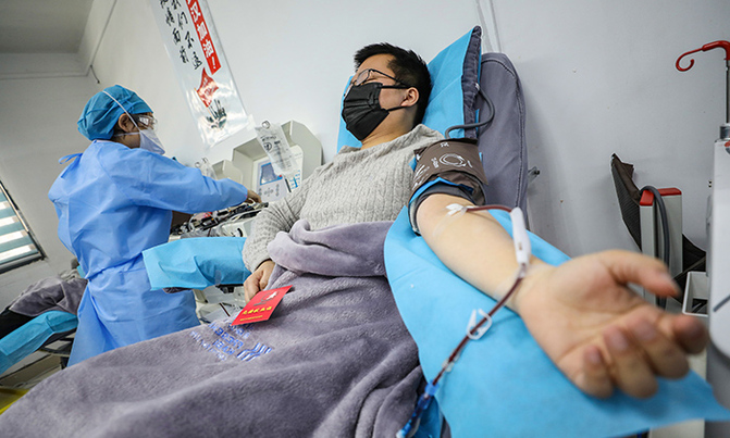 China sees drop in new virus cases, two Japan cruise passengers die China sees drop in new virus cases, two Japan cruise passengers die