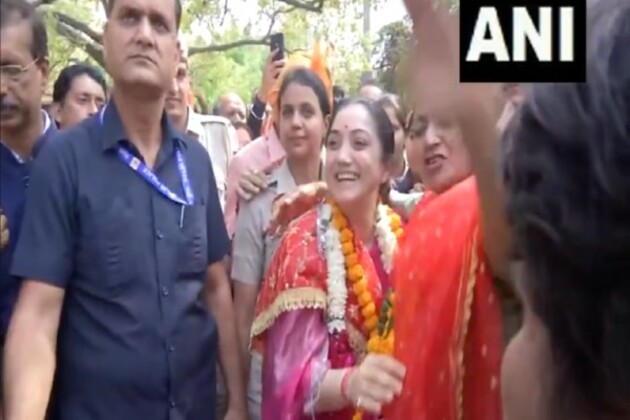 Suspended BJP leader Nupur Sharma meets Delhi CM Rekha Gupta