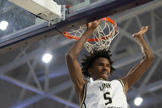 Five-star forward Julian Phillips picks Tennessee