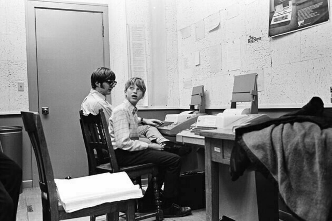 From IBM to OpenAI: 50 years of winning (and failed) strategies at Microsoft
