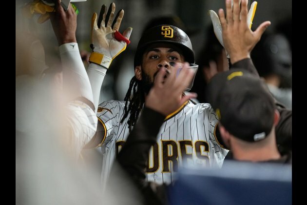 Padres aim to keep offense in gear vs. Cubs