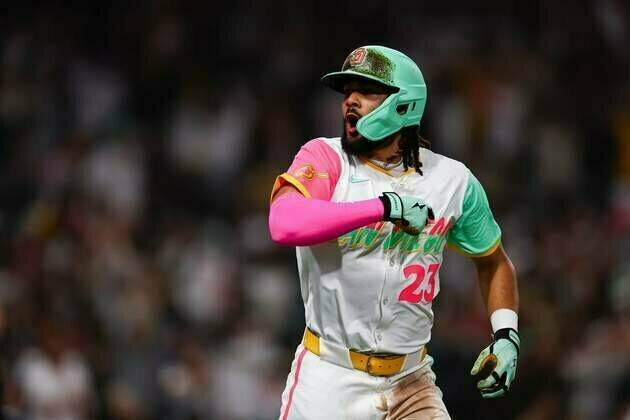 Banged-up Padres keep rolling, face NL West foe Rockies