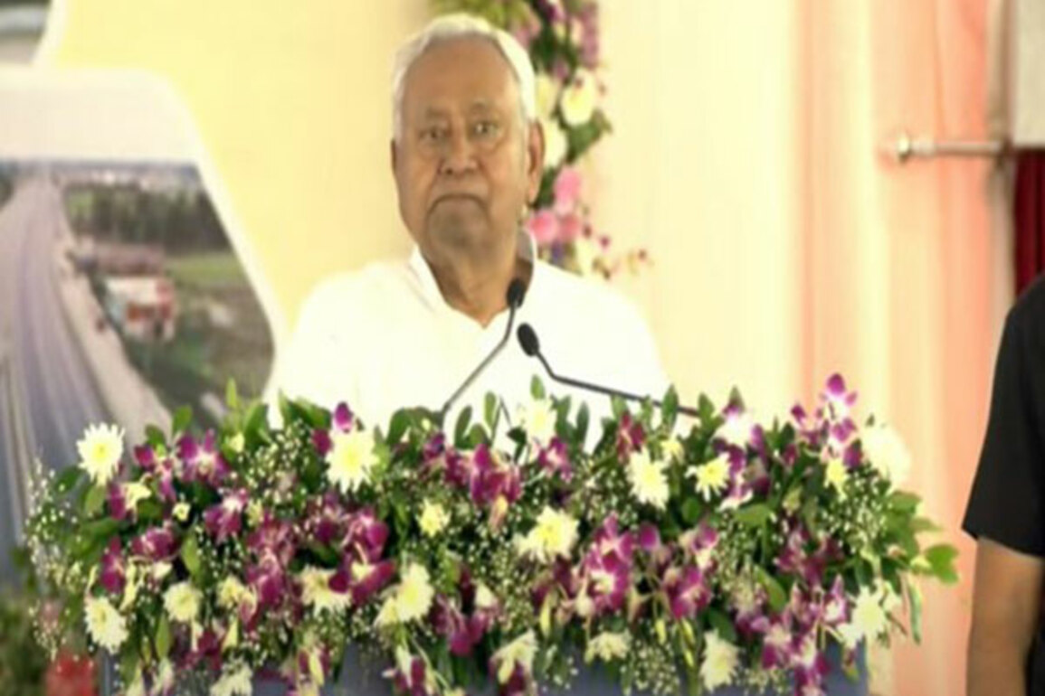 "Free electricity, jobs to one crore youth in next five years": Bihar CM Nitish Kumar in Motihari