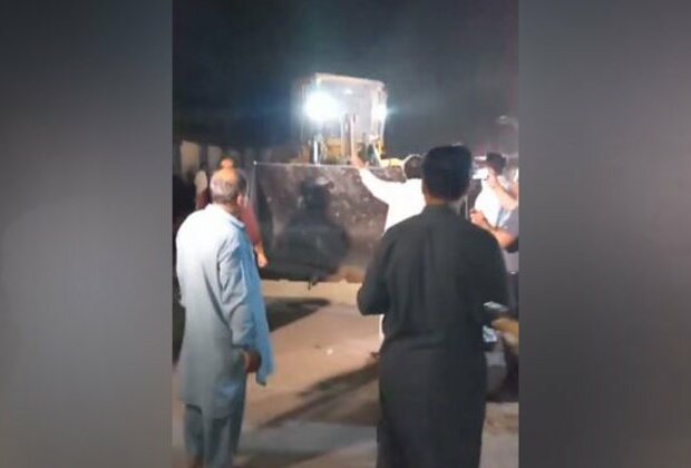 Pakistan: Development authority demolishes portion of central secretariat of Imran Khan's party