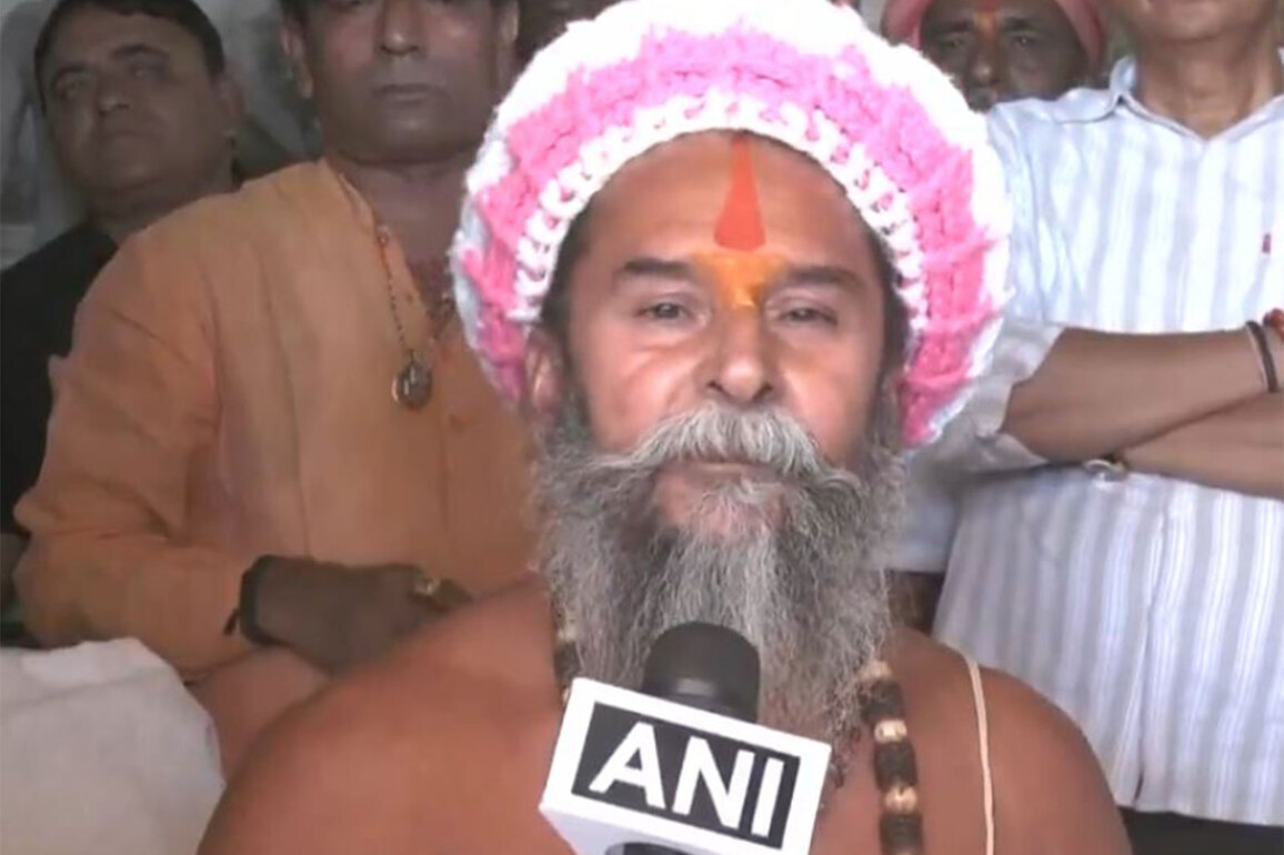 "Those who do not understand raise various kinds of arguments": Ishwardas Maharaj slams TMC MP Kirti Azad's criticism