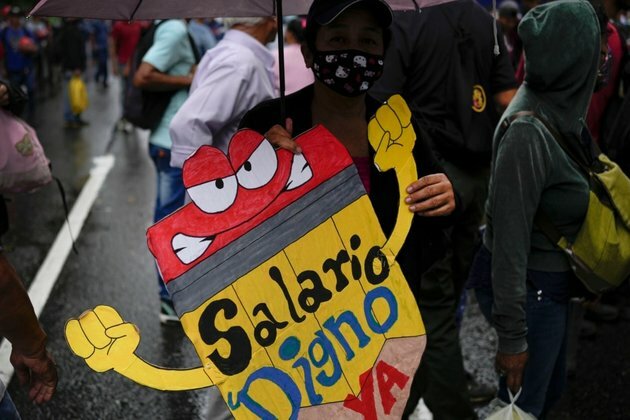 Pay Pushes Venezuelan Teachers to Protest, Consider Quitting