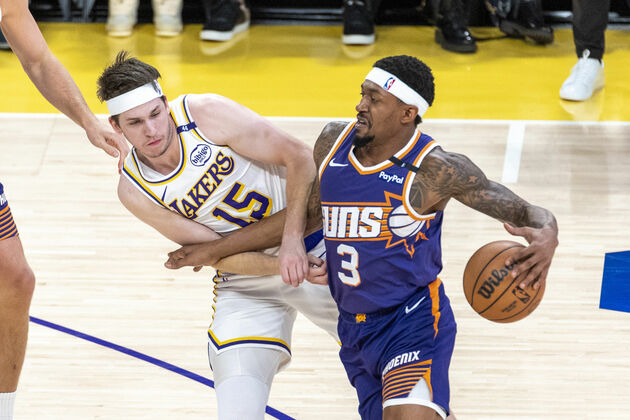 (SP)U.S.-LOS ANGELES-BASKETBALL-NBA-LAKERS VS SUNS